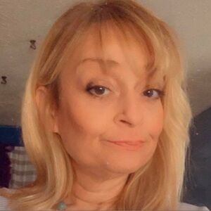 Meet your Posher, Hillee